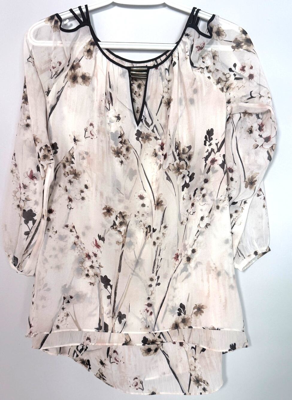White House Black Market Floral Print Blouse Black Trim Ring Detail